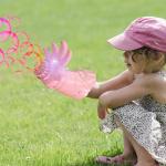 Wearable Glove Bubbles Machine: Electric Fun for Kids' Outdoor Adventures